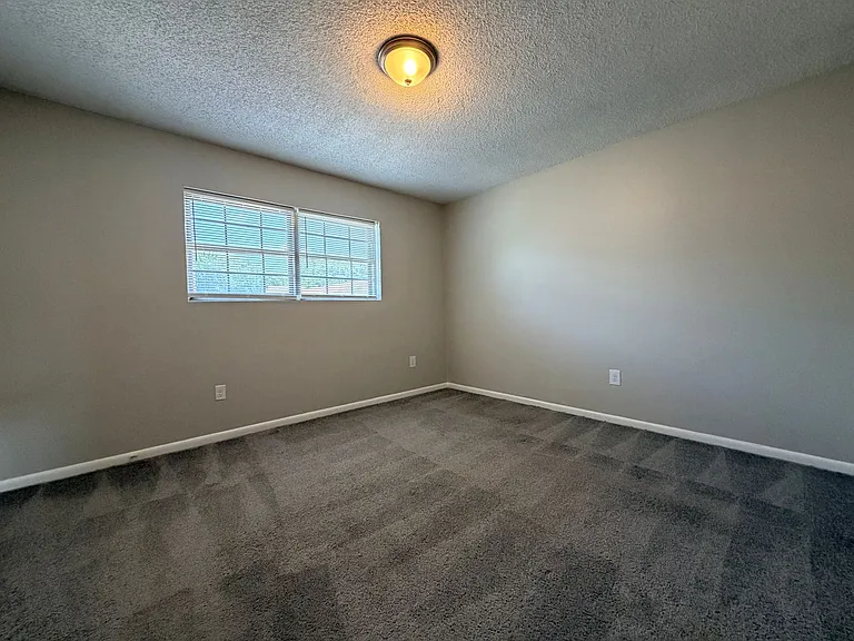 670 Hobbs Dr — Photo 22