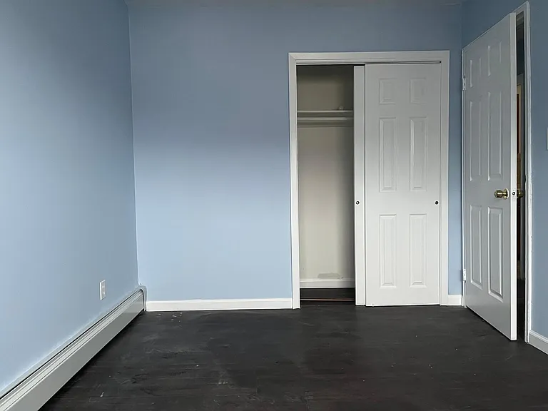 BR with closet