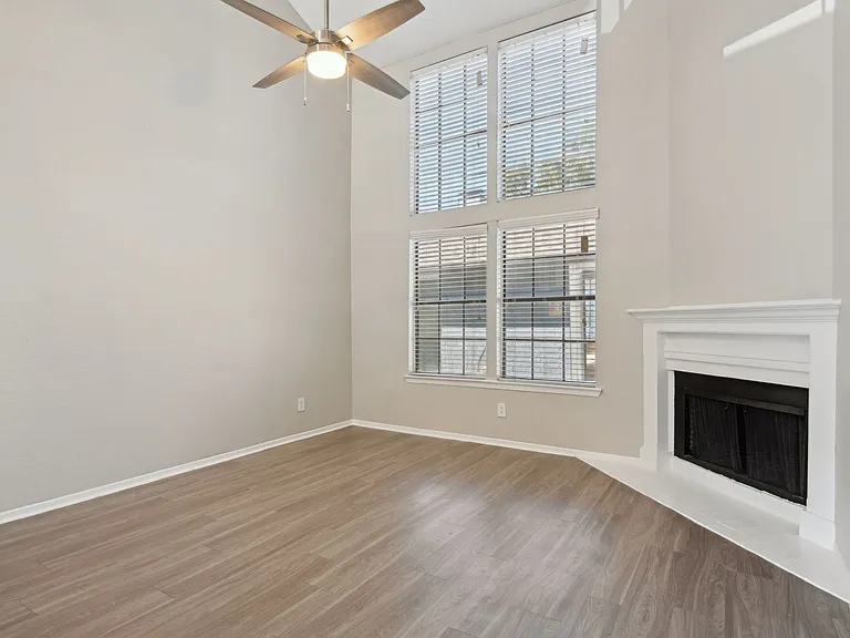 Blakely Apartments — Photo 40