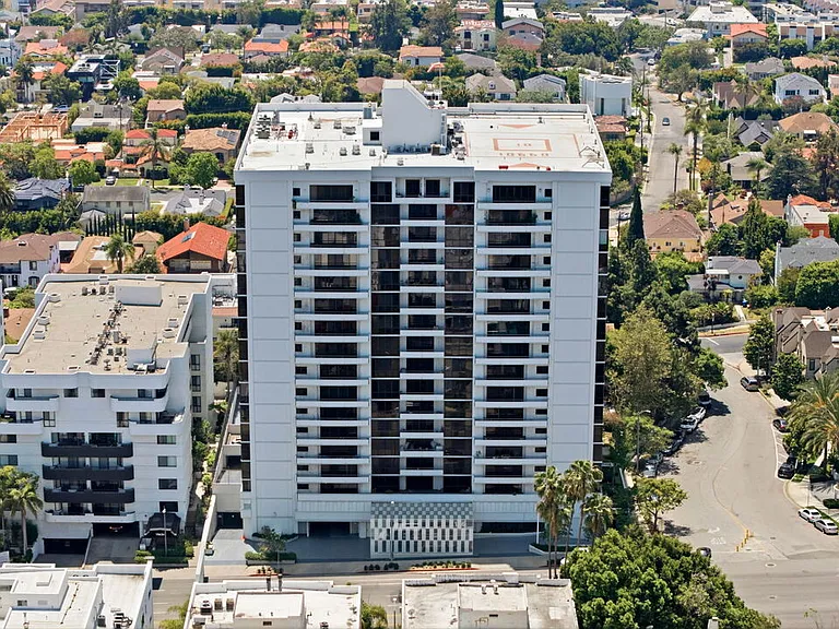10660 Wilshire Blvd #805 — Photo 70
