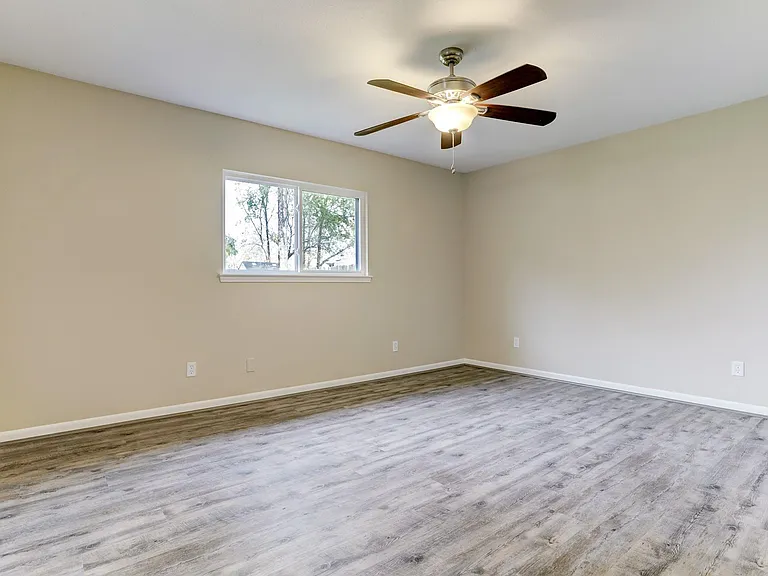 427 Merriweather St — Photo 9