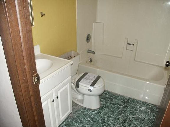 4th image of 2614 Briarbush Ct
