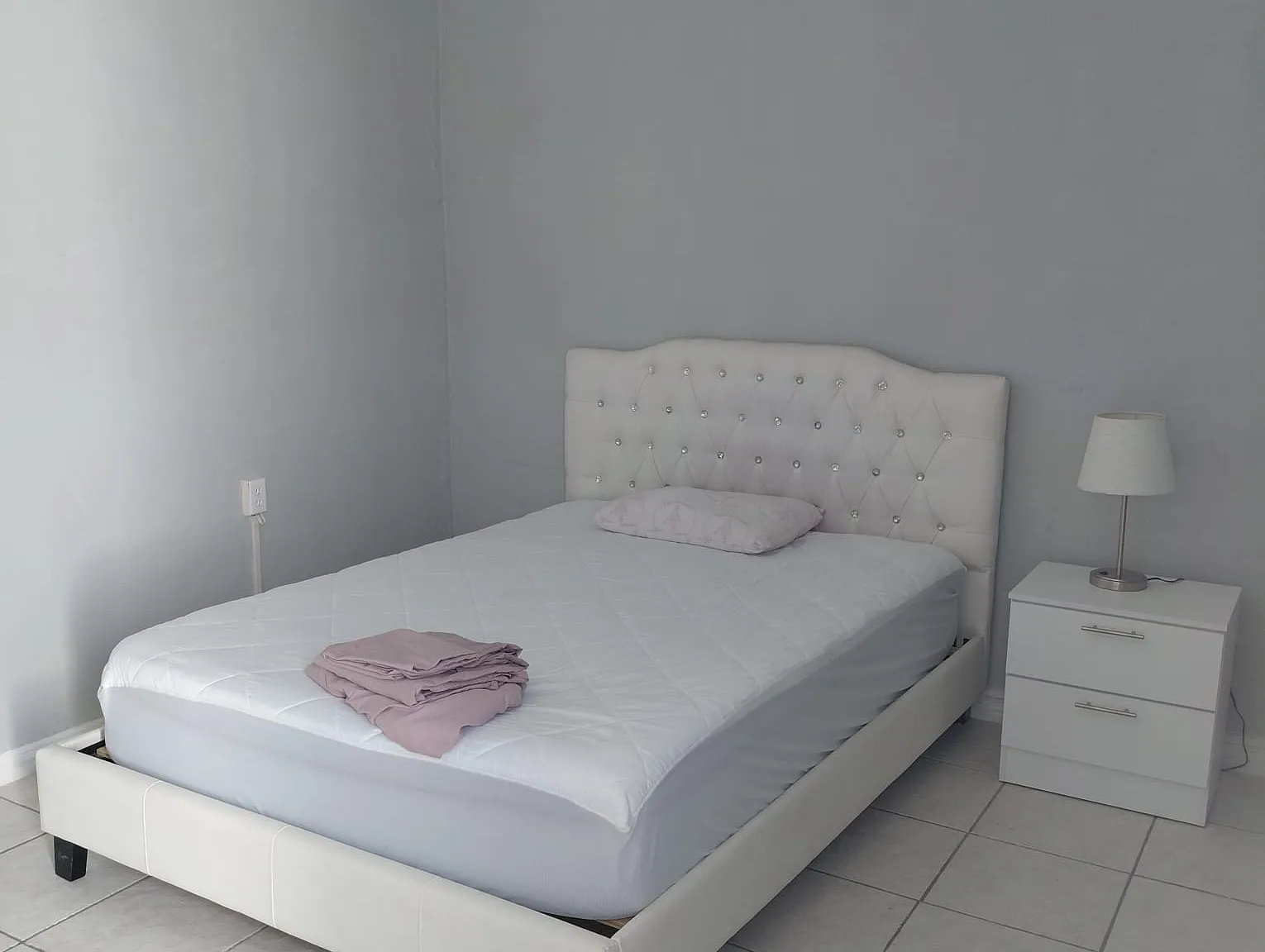 Studio, 400 sqft, $950 — Photo 1