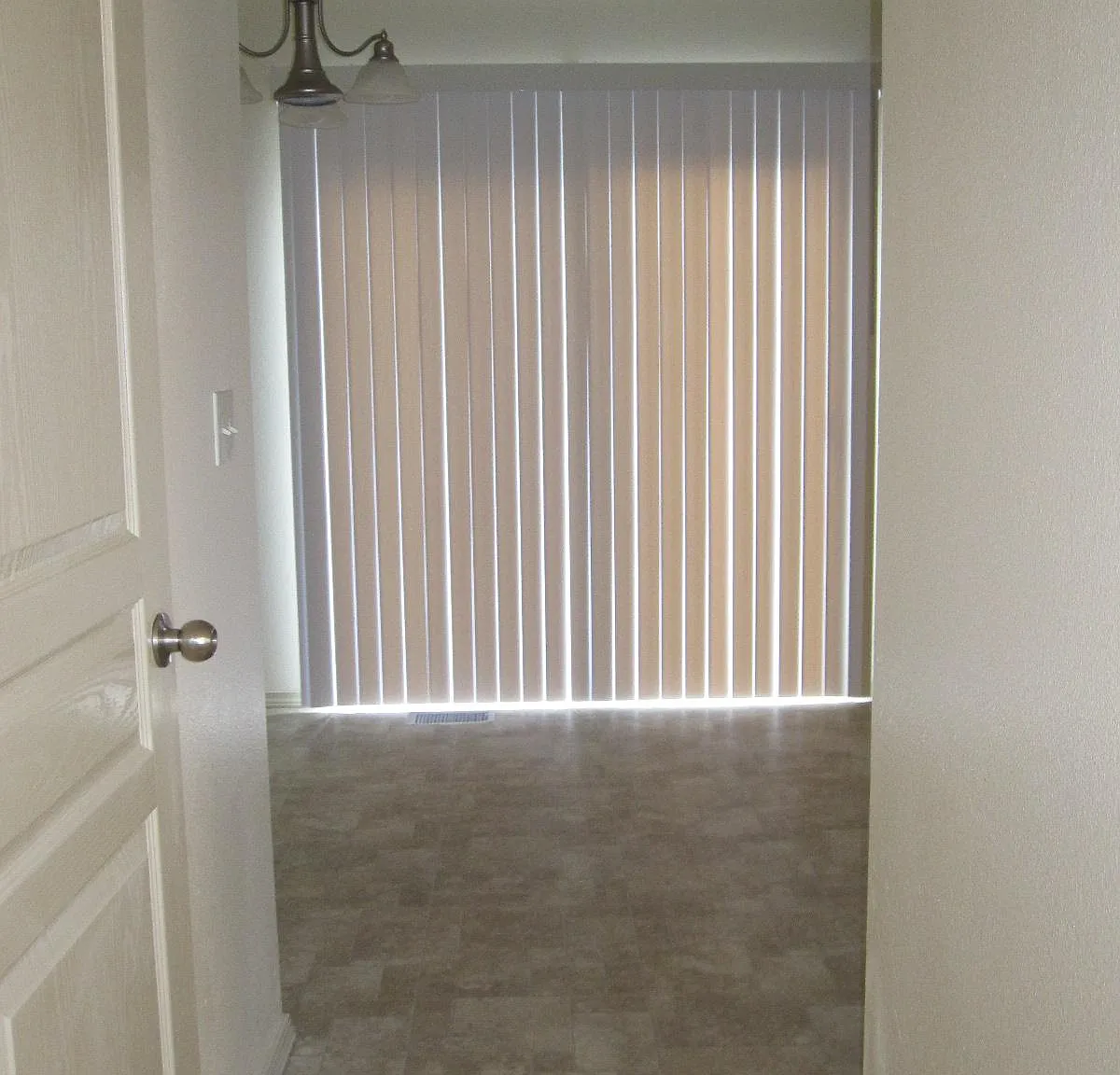 2 bed, 1.5 bath, 1100 sqft, $1,250 — Photo 3