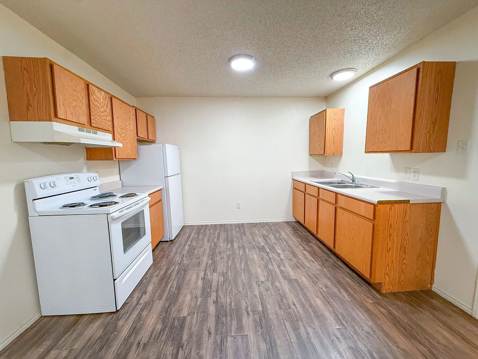 New West Apartments — Photo 4