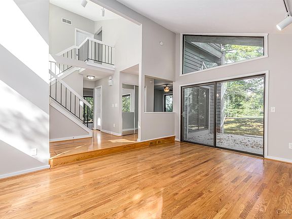 4th image of 2942 Pine Grove Ln