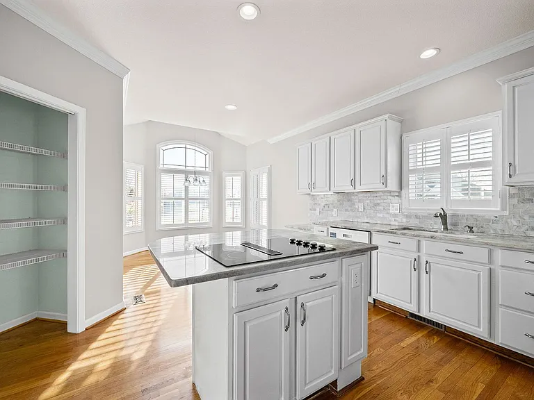 650 Appomattox Ct — Photo 13