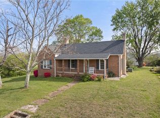 3054 N Old 52 Rd, Pinnacle, NC 27043