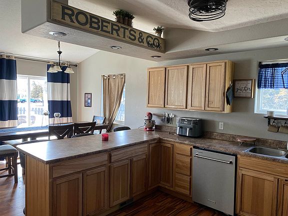 3rd image of 3020 W 4th St.