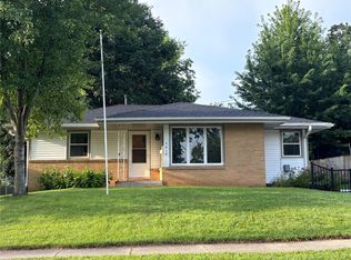 3610 Brinkwood Rd, Des Moines, IA 50310
