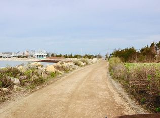 16 Cove St, Mattapoisett, MA 02739