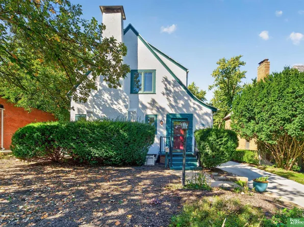 2012 N 52nd St, Omaha, NE 68104