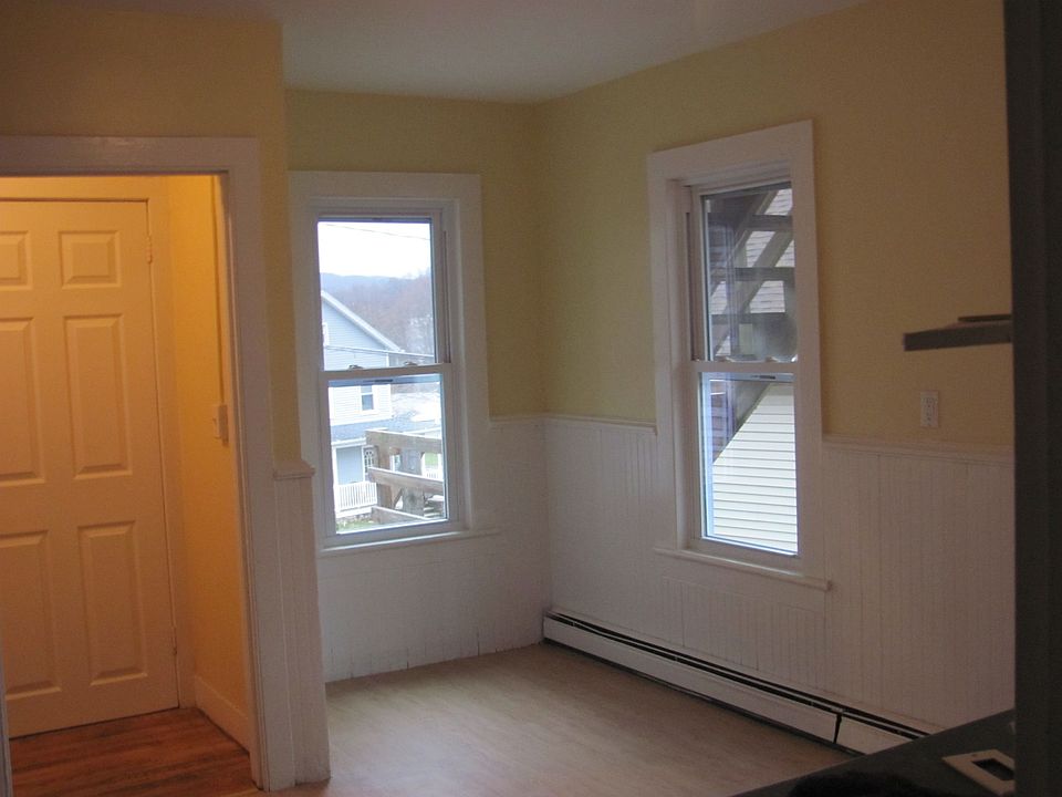second floor aptmt