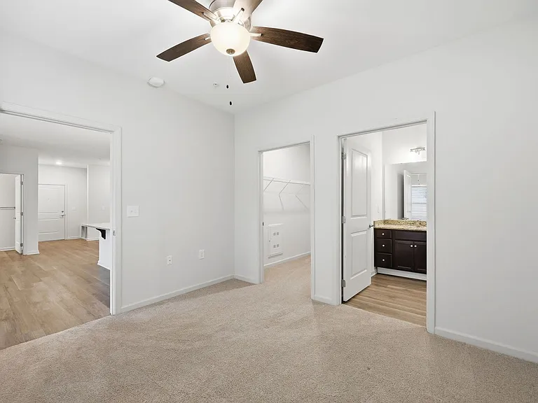190 Grove Cir #104 — Photo 23