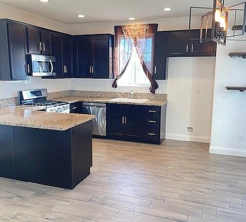 3rd image of 4409 Hacienda Dr