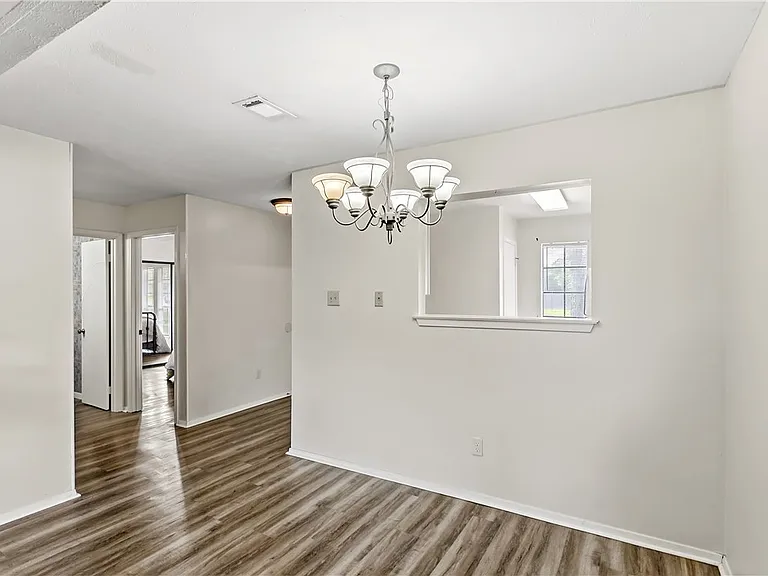 2523 Longmire Dr — Photo 7