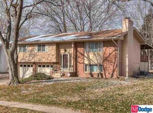 14012 Pine St, Omaha, NE 68144