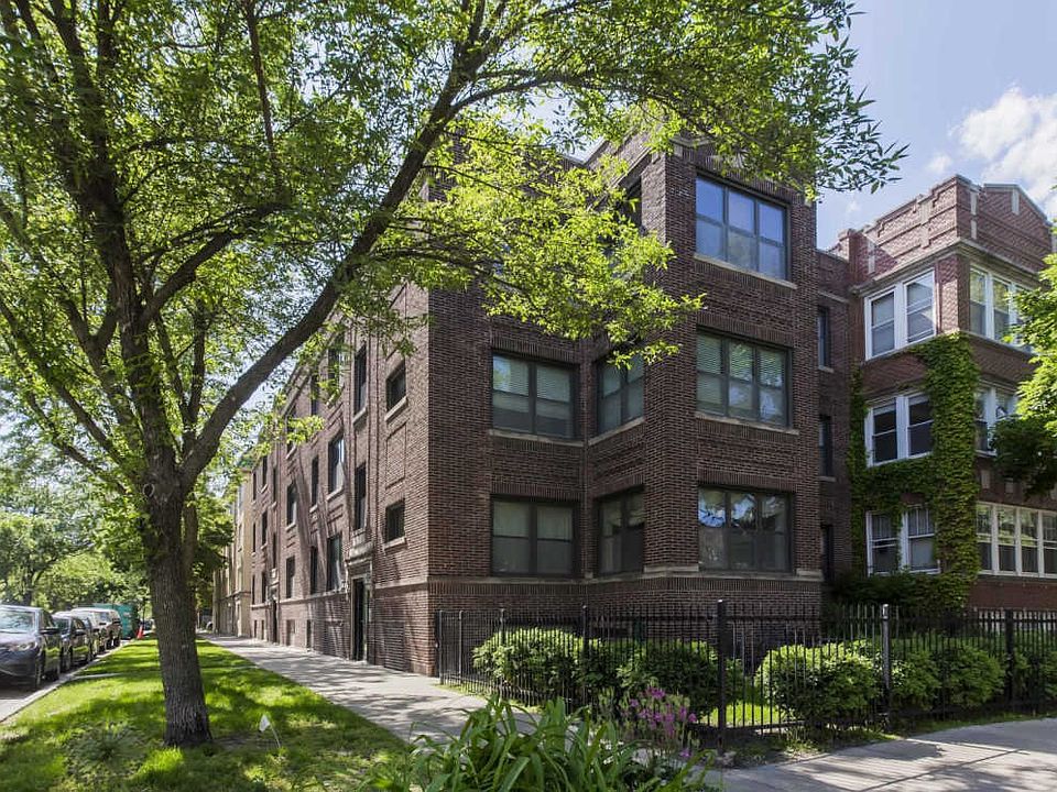 1st image of 2610 W Leland Ave #1