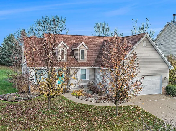 294 Creekwood Cir, Linden, MI 48451