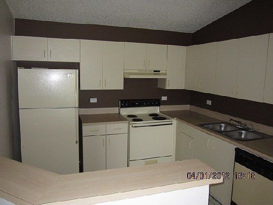 3rd image of 3630 N 56th Ave APT 319