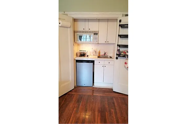 Rented by City Connections Realty | media 12