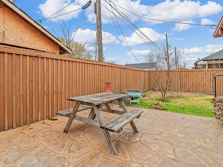 1110 Carrington Ct — Photo 23