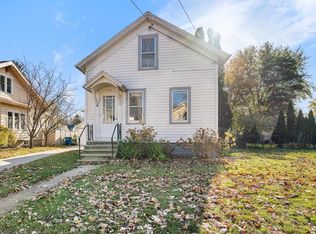1209 Waugoo Ave, Oshkosh, WI 54901