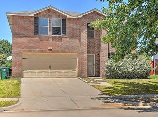 3327 Andalusian Dr, Denton, TX 76210