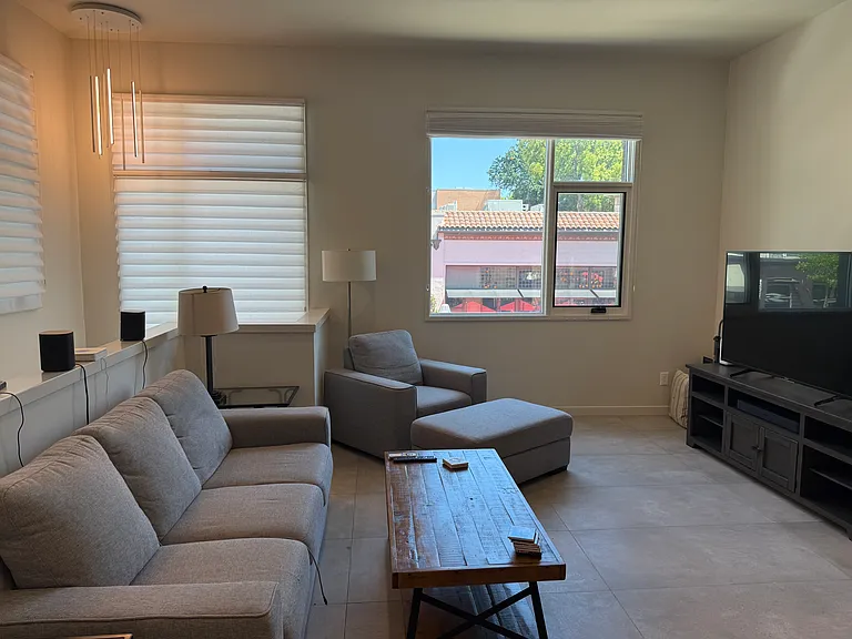 1731 Capitol Ave — Photo 35