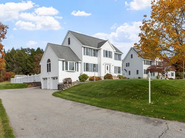 5 Abbey Rd, Methuen, MA 01844