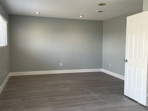 4th image of 2921 Linda Dr