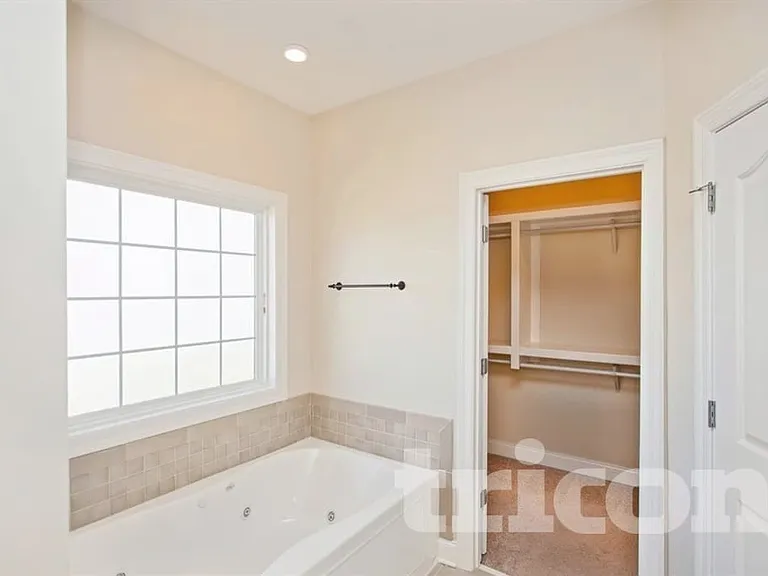 1410 Deerskin Ct — Photo 11