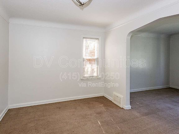 5th image of 4871 Oakland Dr