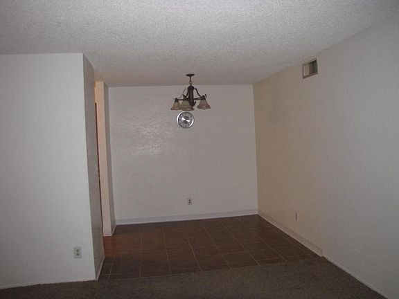 5th image of 820 S Langley Ave