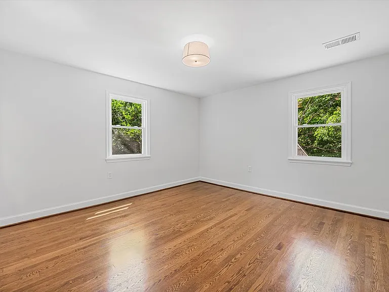9514 Edgeley Rd — Photo 20