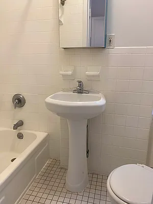 Rented by Waverly Realty Associates | media 15