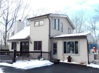 112 Durham Dr, Bushkill, PA 18324