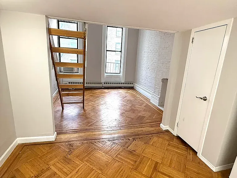 73 W 71st St #2C — Photo 7