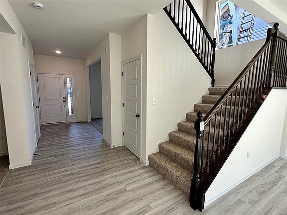 5th image of 9328 Vandervoort Ct