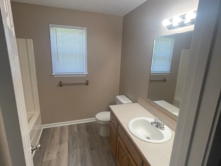 204 Jenna Ave — Photo 11