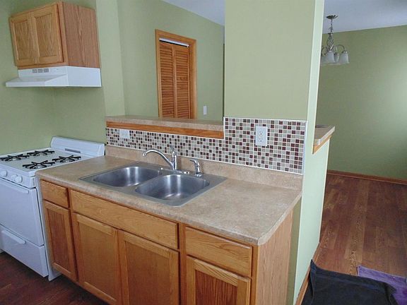 4th image of 2445 Vigo St