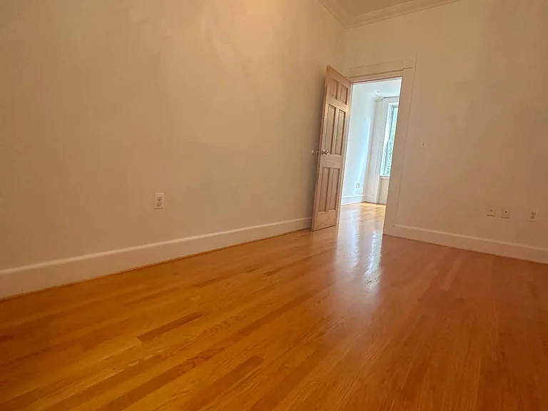139 Engert Ave #2 — Photo 5