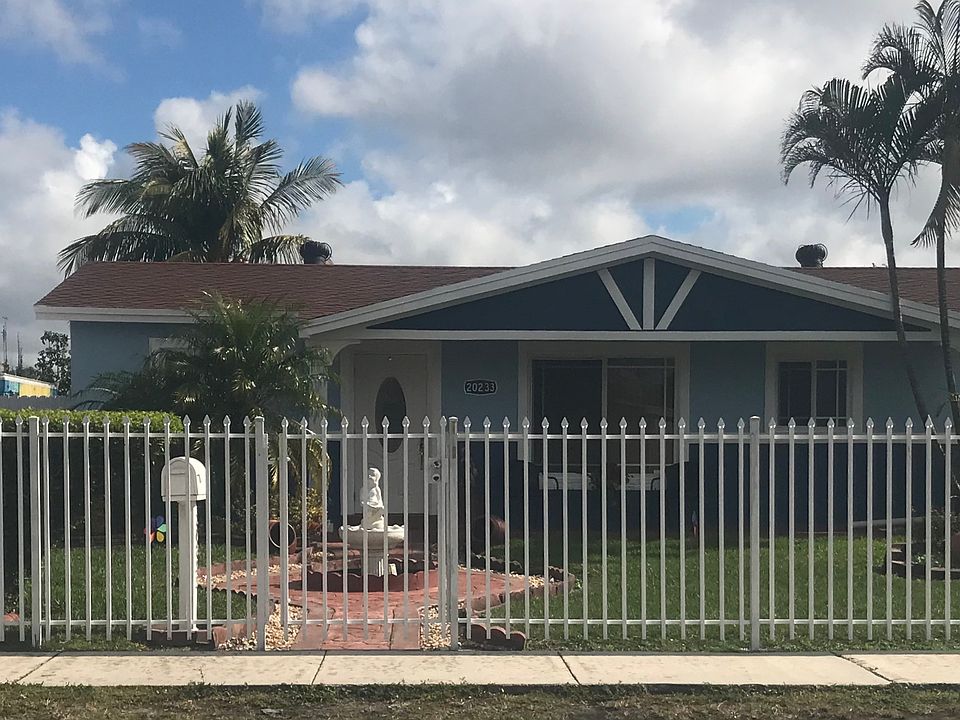 1st image of 20233 NW 39th Ct