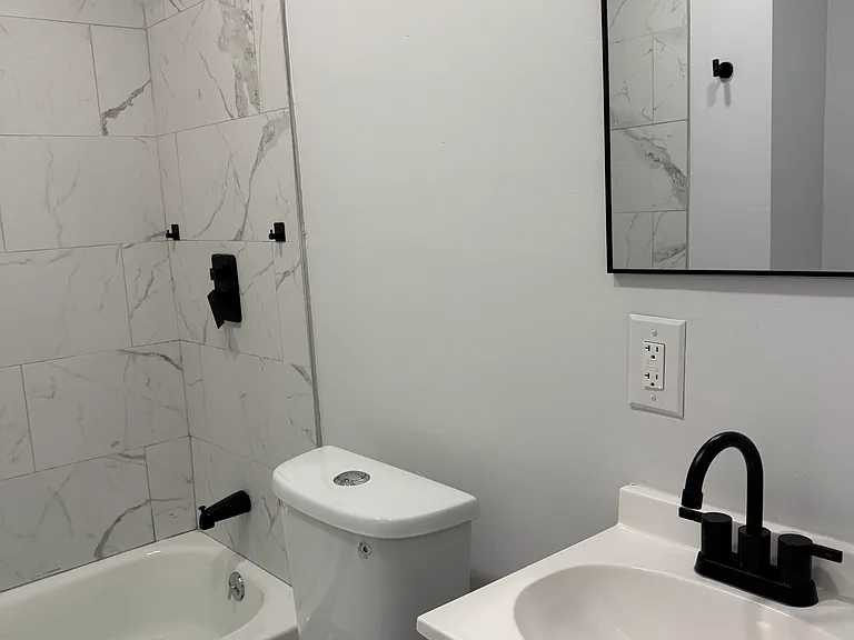 703 W Huntingdon St #2 — Photo 11