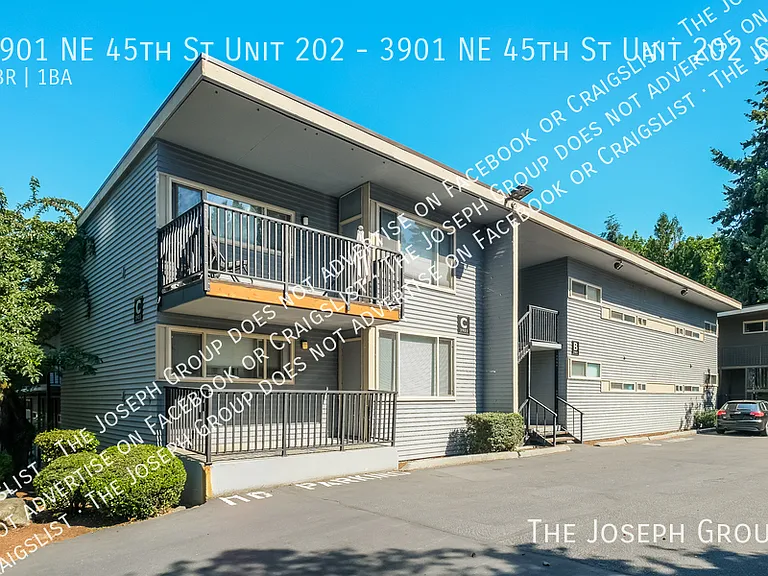 Laurelhurst — Photo 12