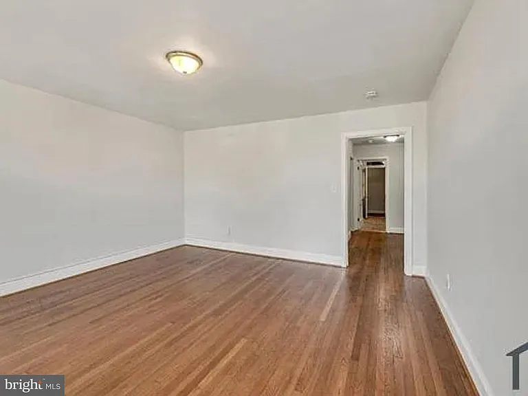 4921 1st St NW #1 — Photo 3