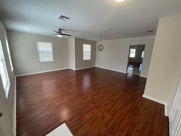 3rd image of 3915 W Swann Ave