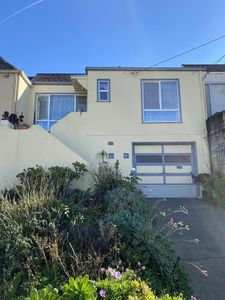 215 Moscow St, San Francisco, CA, 94112