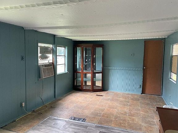 3rd image of 1934 33rd St SE #1N