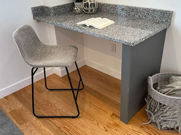 5th image of 217-219 Washington St #513